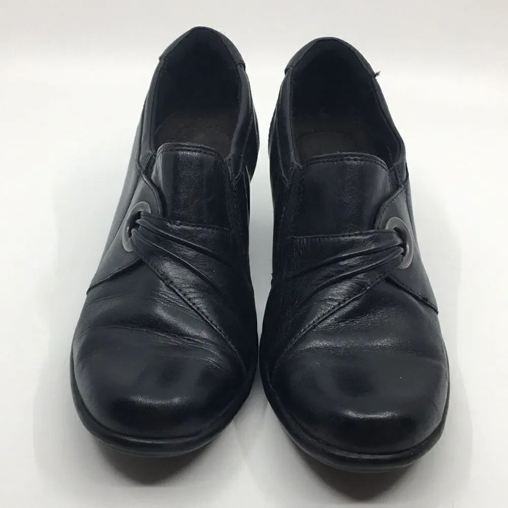 Clarks Ingalls Trance black leather short heeled bootie Sz 7.5 M